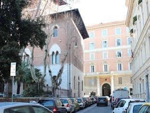 Collina Hotel 2*