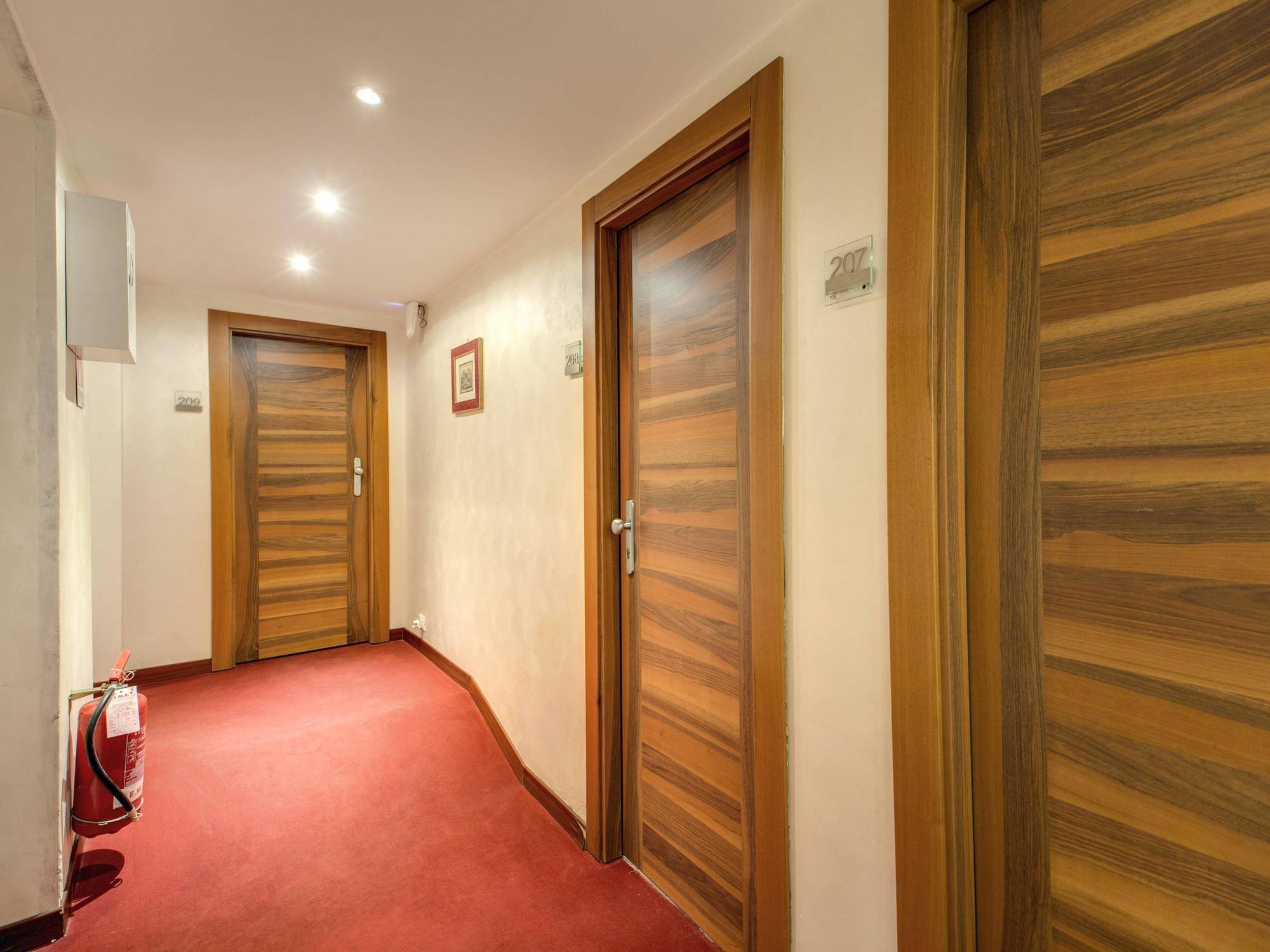 Collina Hotel 2*